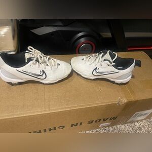 Kids 3Y Nike baseball cleats